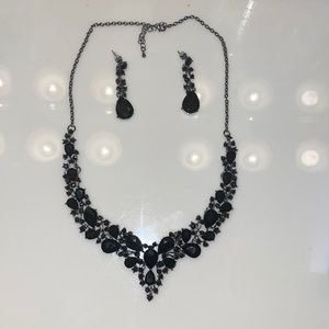 Black necklace set
